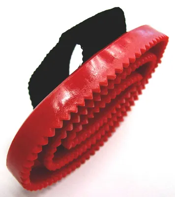Cepillo plástico para equinos, oval. Empuñadura con cinta.