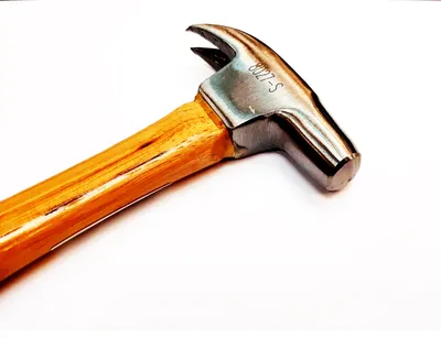 Martillo de herrador, BELLOTA, mango de madera.